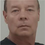 Enseño Inglés, aunque hablo otros idiomas. Viví en USA más de 20 años, tengo 30 años de experiencia enseñando diferentes lenguas